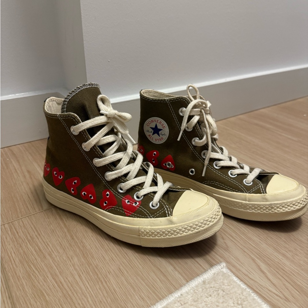 Converse Unisex High-Tops - Olive with Red Hearts